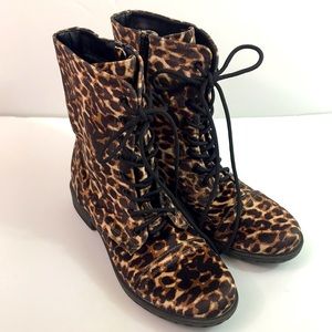 Volatile fabric ankle boots, size 6.5, VGUC